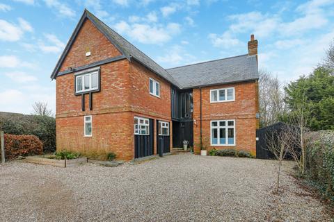 5 bed property, in Church Hill, £725,000