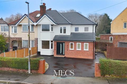 5 bed property, in Greenhill Road, £525,000