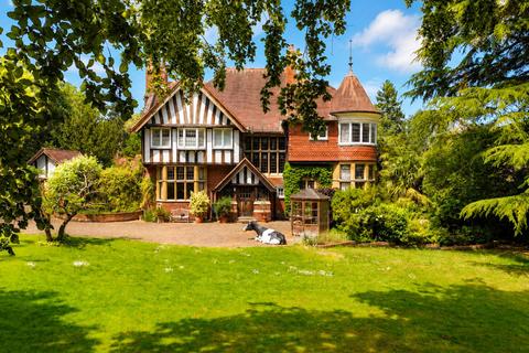 7 bed property, in Elmfield Avenue, £1,700,000