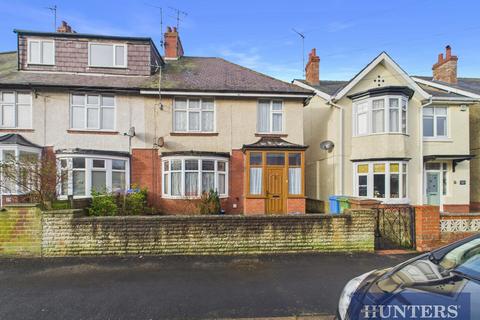 3 bed property, in Roundhay Road, £200,000