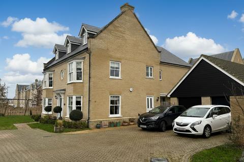 6 bed property, in Cherry Drive, £975,000