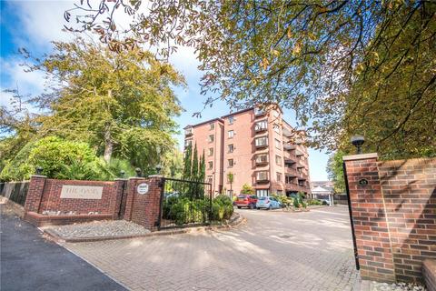 2 bed property, in Lindsay Road, £245,000