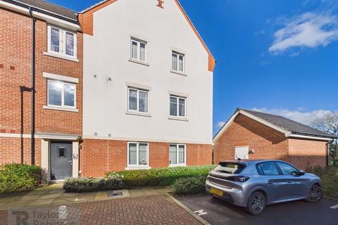 2 bed property, in Cornwell Avenue, £280,000
