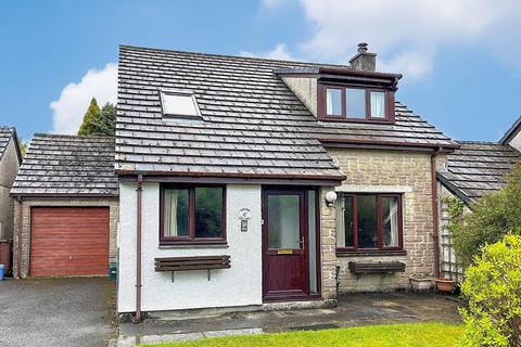 3 bed property, in Middle Dimson, £300,000