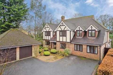 5 bed property, in Maplewood Gardens, £1,999,999