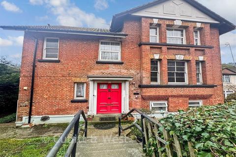 2 bed property, in Godstone Road, £250,000