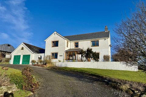 5 bed property, in Cwmsychpant, £495,000