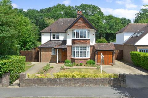 3 bed property, in New Park Road, £875,000