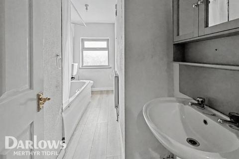 2 bed property, in Caerhendy Street, £112,000