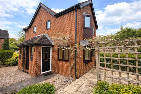 1 bed property, in Fox Road, £275,000