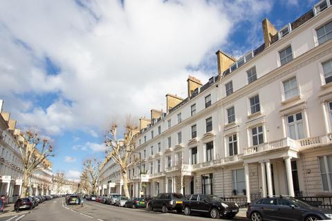2 bed property, in Warrington Crescent, £750,000