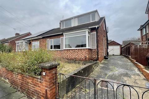 3 bed property, in Cornwall Avenue, £159,995