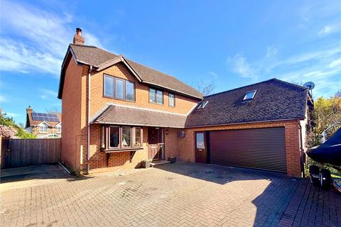 5 bed property, in Conference Place, £799,950