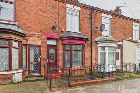 2 bed property, in Aberdeen Street, £100,000