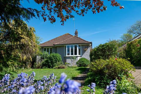 3 bed property, in Gully Road, £550,000