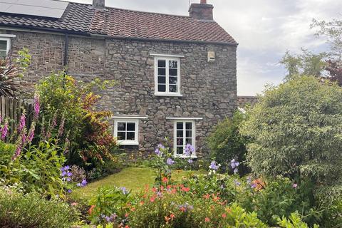 2 bed property, in Church Road, £595,000