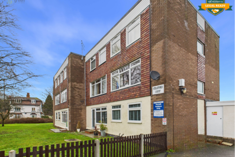 1 bed property, in Stratford Court, £140,000