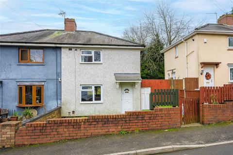 2 bed property, in Green Park Road, £180,000