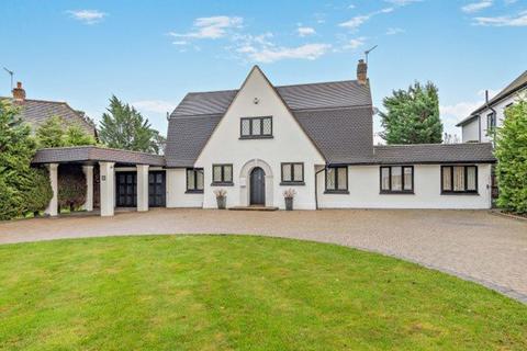 4 bed property, in Meadow Way, £2,595,000