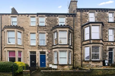 1 bed property, in Haywra Street, £140,000
