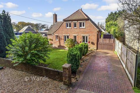 3 bed property, in Dover Road, £490,000
