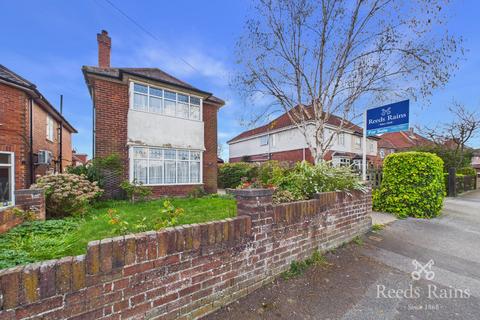 3 bed property, in Boroughbridge Road, £310,000