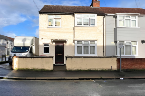 5 bed property, in Wellesley Road, £450,000