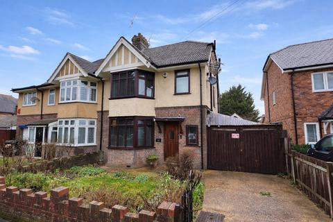 3 bed property, in West Hill Road, £400,000