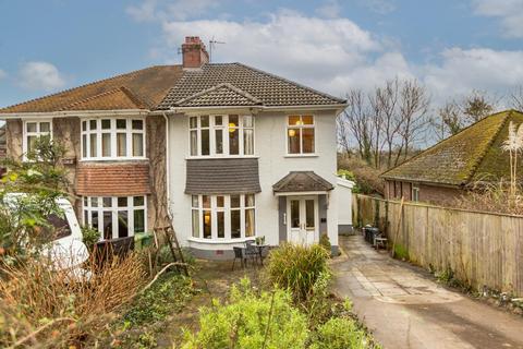3 bed property, in Bishopston Road, £350,000