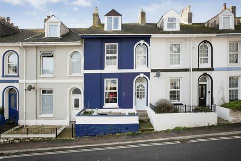 4 bed property, in Exeter Street, £285,000