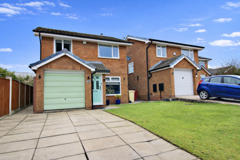 3 bed property, in Broadheath Close, £330,000