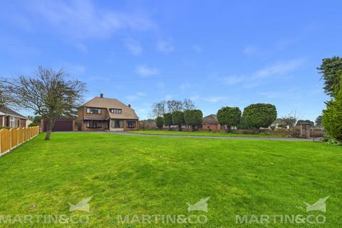 4 bed property, in Green Lane, £650,000
