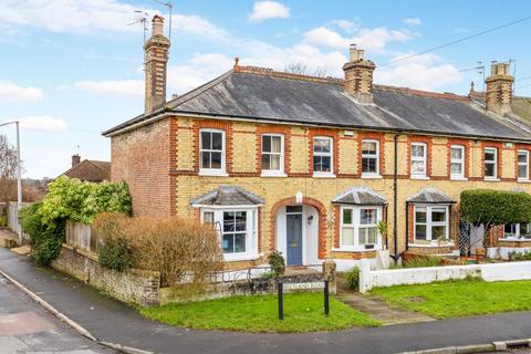 2 bed property, in Bretland Road, £435,000