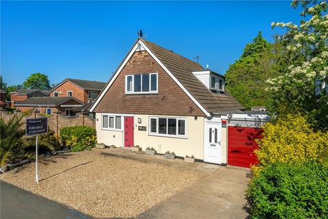 3 bed property, in Ancaster Drive, £325,000
