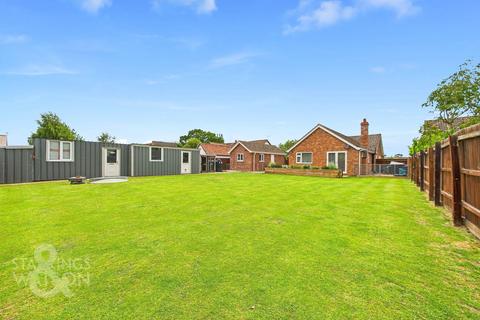 4 bed property, in Common Road, £550,000