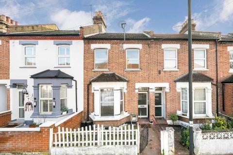 3 bed property, in Ferrers Road, £650,000