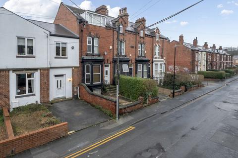 3 bed property, in Bennett Road, £260,000