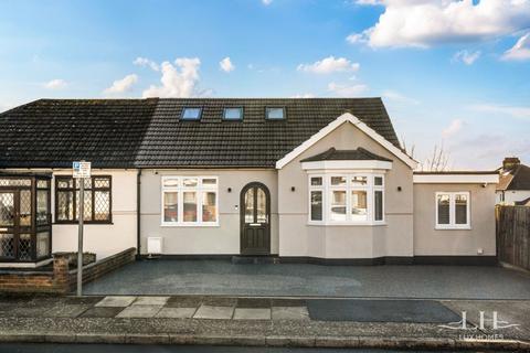 4 bed property, in Victor Gardens, £650,000