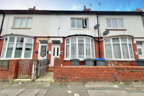 1 bed property, in Manchester Road, £39,950