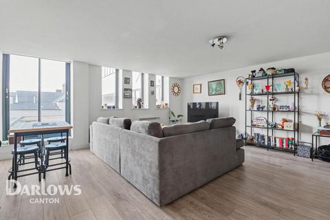 2 bed property, in Cowbridge Road East, £150,000