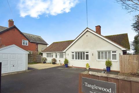 4 bed property, in Tanglewood, £450,000