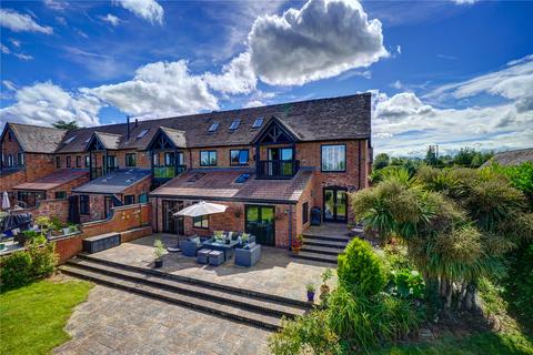 2 bed property, in Holt Heath, £795,000