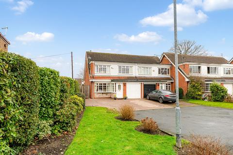4 bed property, in Orchard Way, £265,000