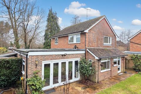 4 bed property, in Hickmans Lane, £785,000