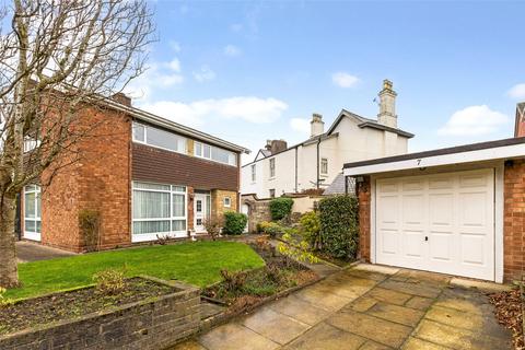 3 bed property, in St. Johns Road, £495,000