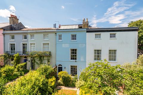 5 bed property, in St. James Terrace, £1,100,000