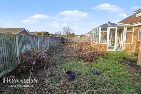 2 bed property, in Fremantle Road, £272,000