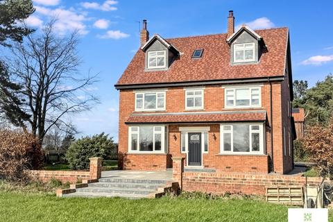 5 bed property, in Brass Castle Lane, £775,000