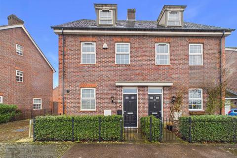 3 bed property, in Somerley Drive, £465,000