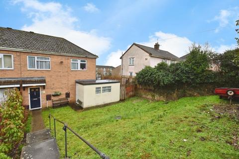 3 bed property, in Woodside Road, £274,000